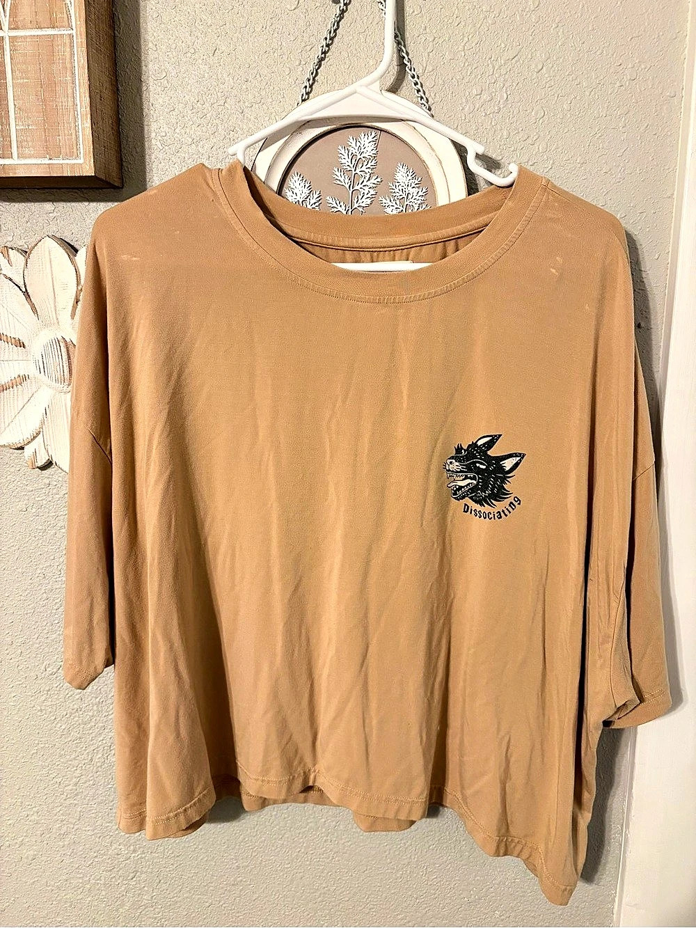 Dissociating Minds Graphic Short Sleeve Tee in Brown Size Large